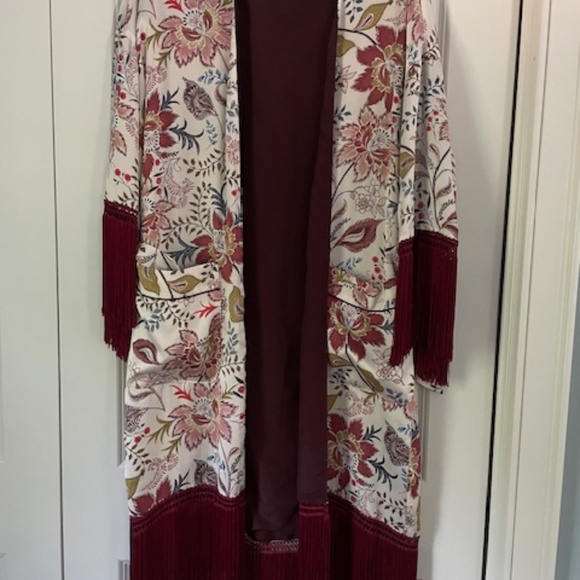 Zara burgundy kimono with fringe- L-XL - Picture 6 of 9